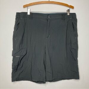 Columbia Omni shade shorts size XL‎
